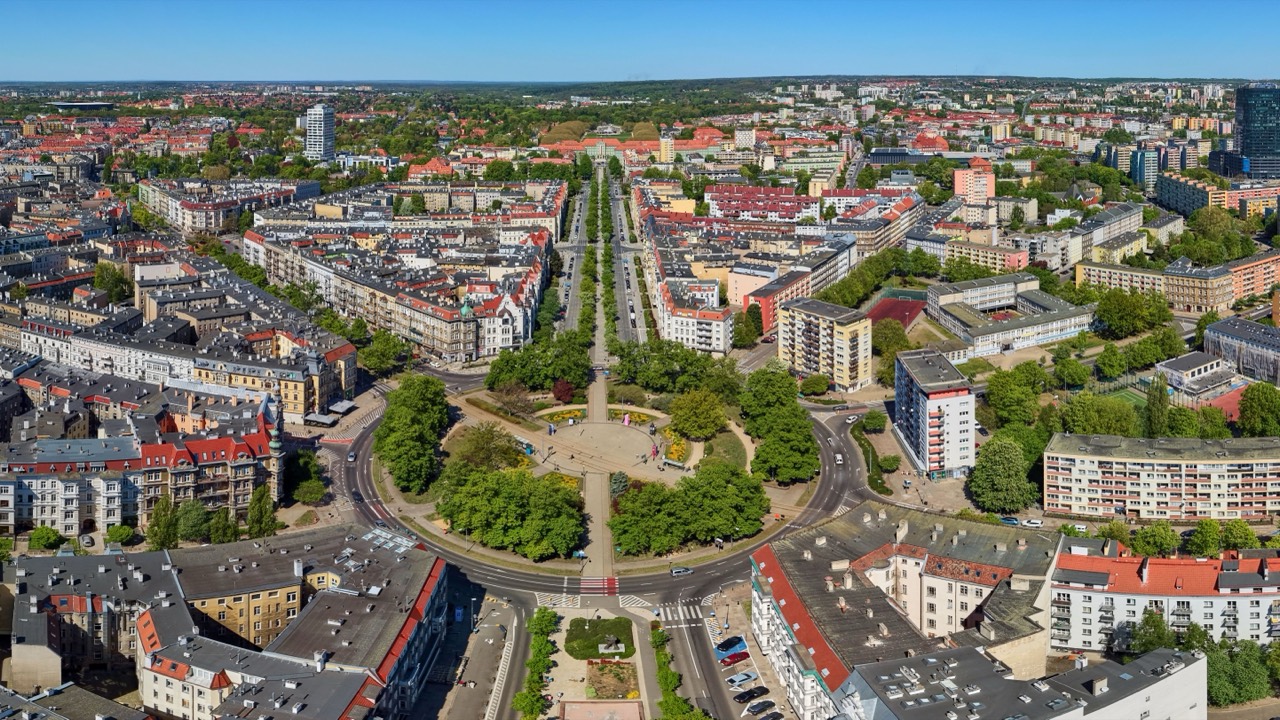 https://www.pexels.com/photo/aerial-view-of-szczecin-cityscape-and-architecture-37619521/
